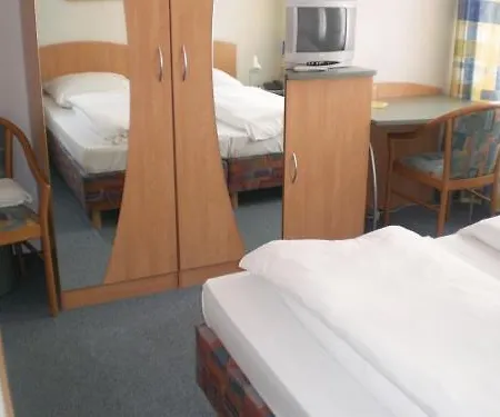 Lorenz Zentral Hotel 2*